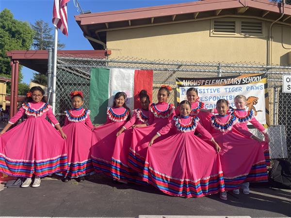 Cinco de mayo Performance